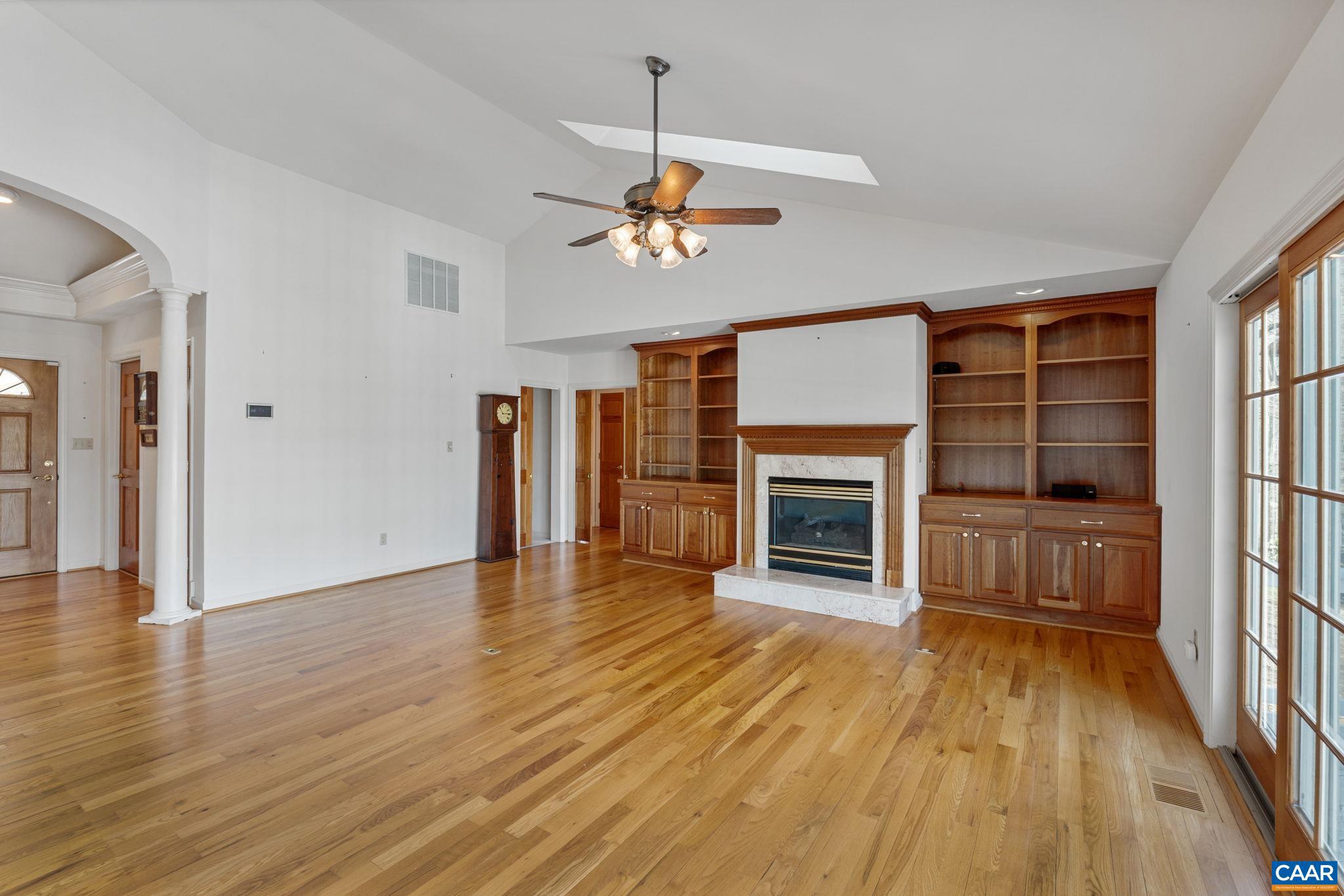 LAKE MONTICELLO - Residential