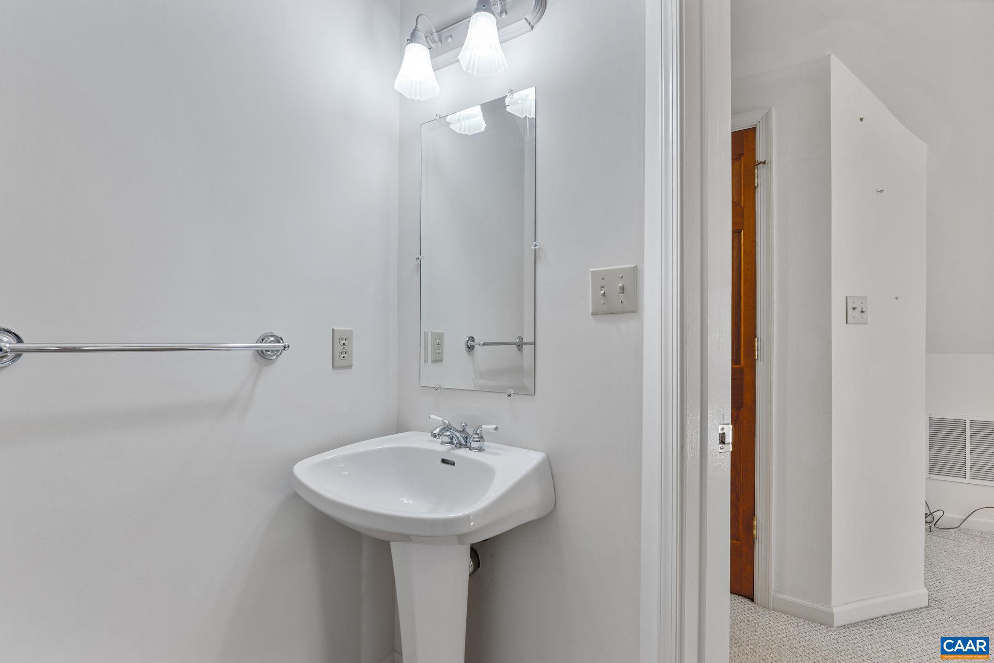 LAKE MONTICELLO - Residential