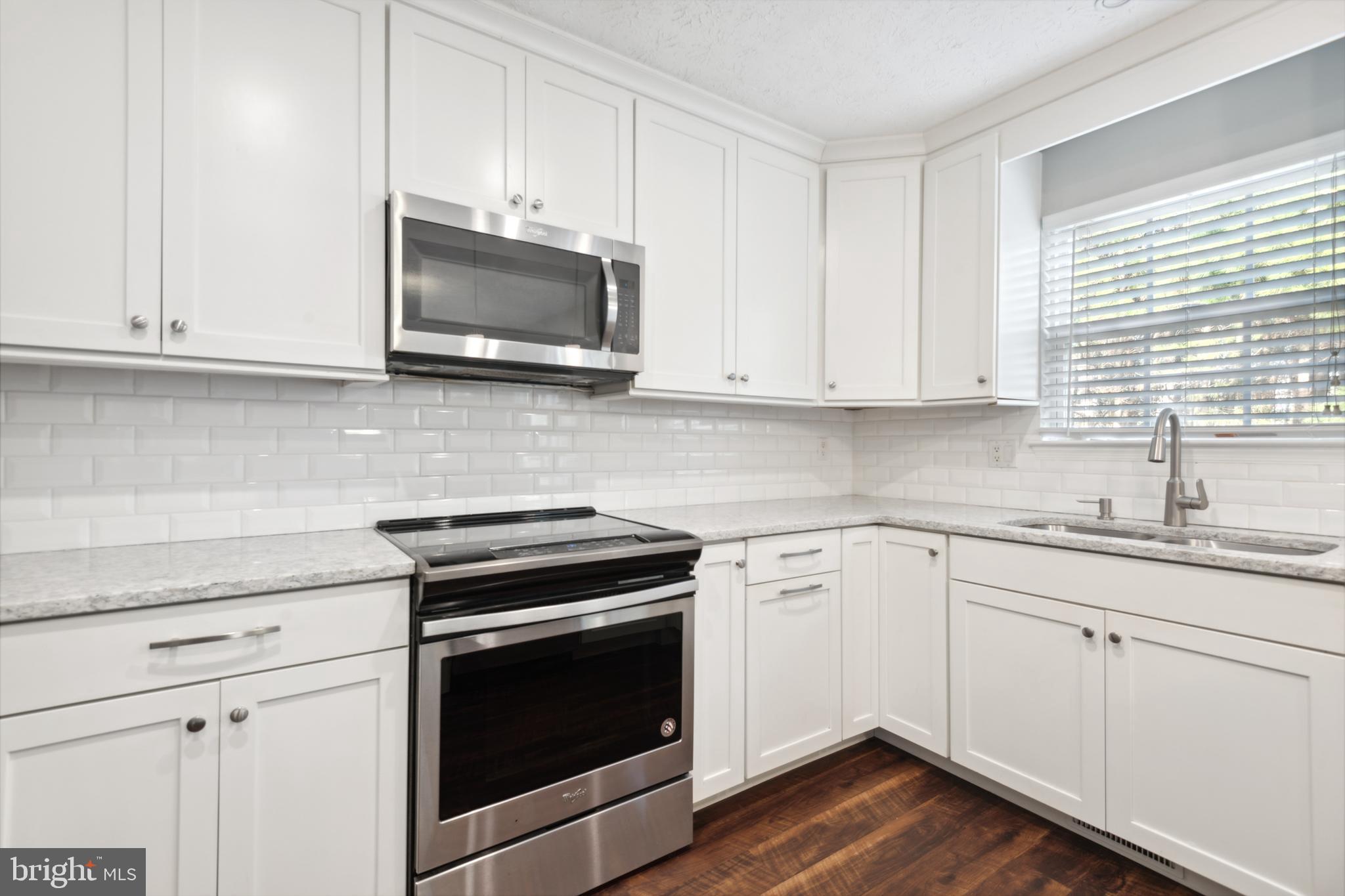 LAUREL GLEN - Residential