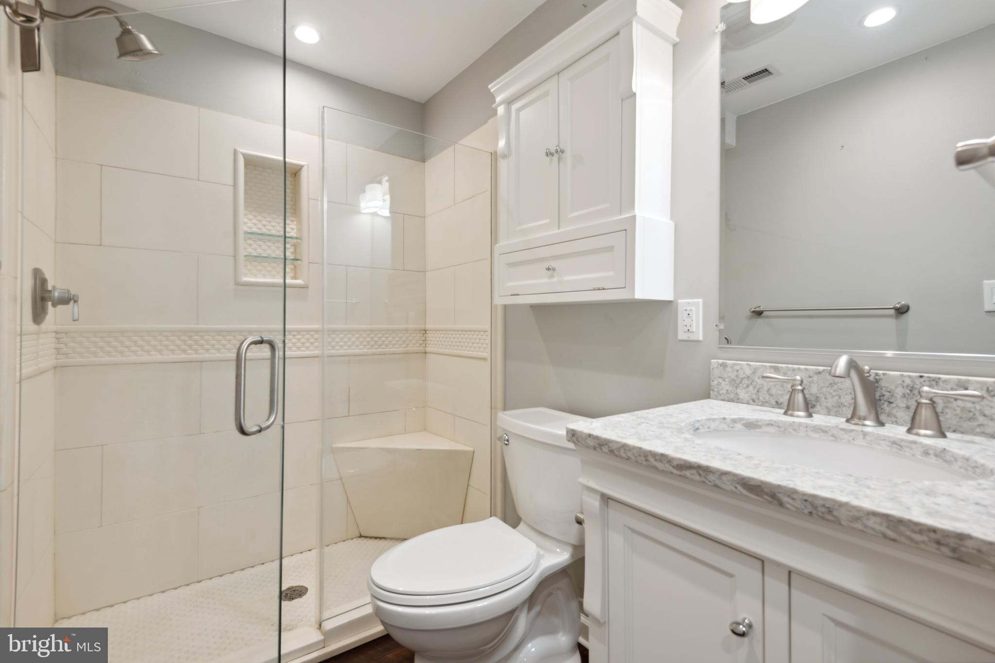 LAUREL GLEN - Residential