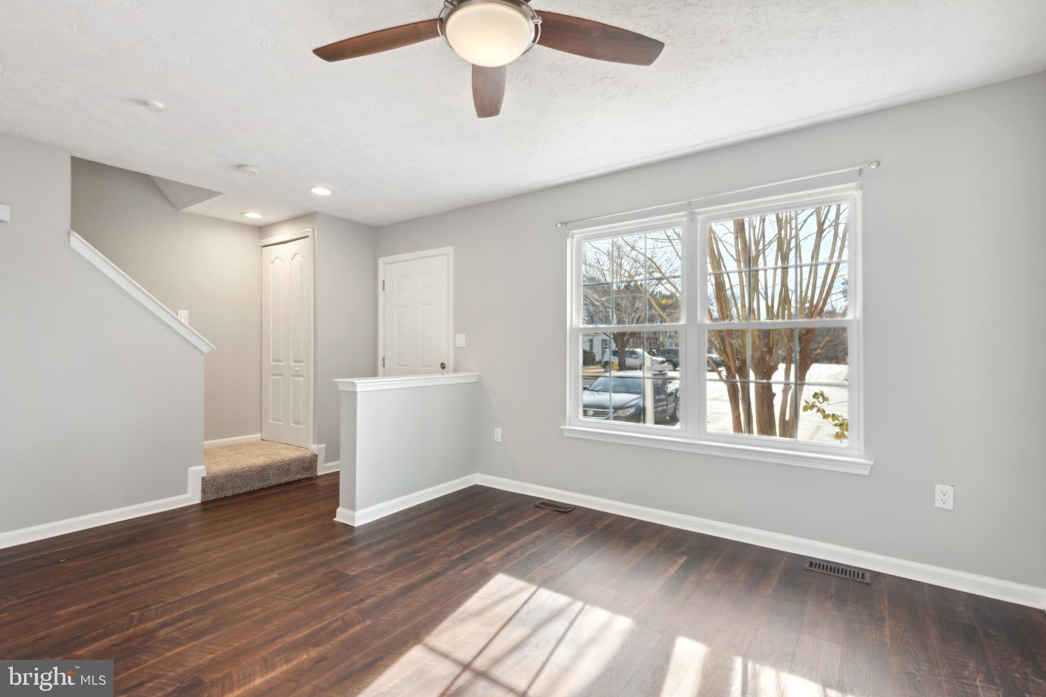 LAUREL GLEN - Residential