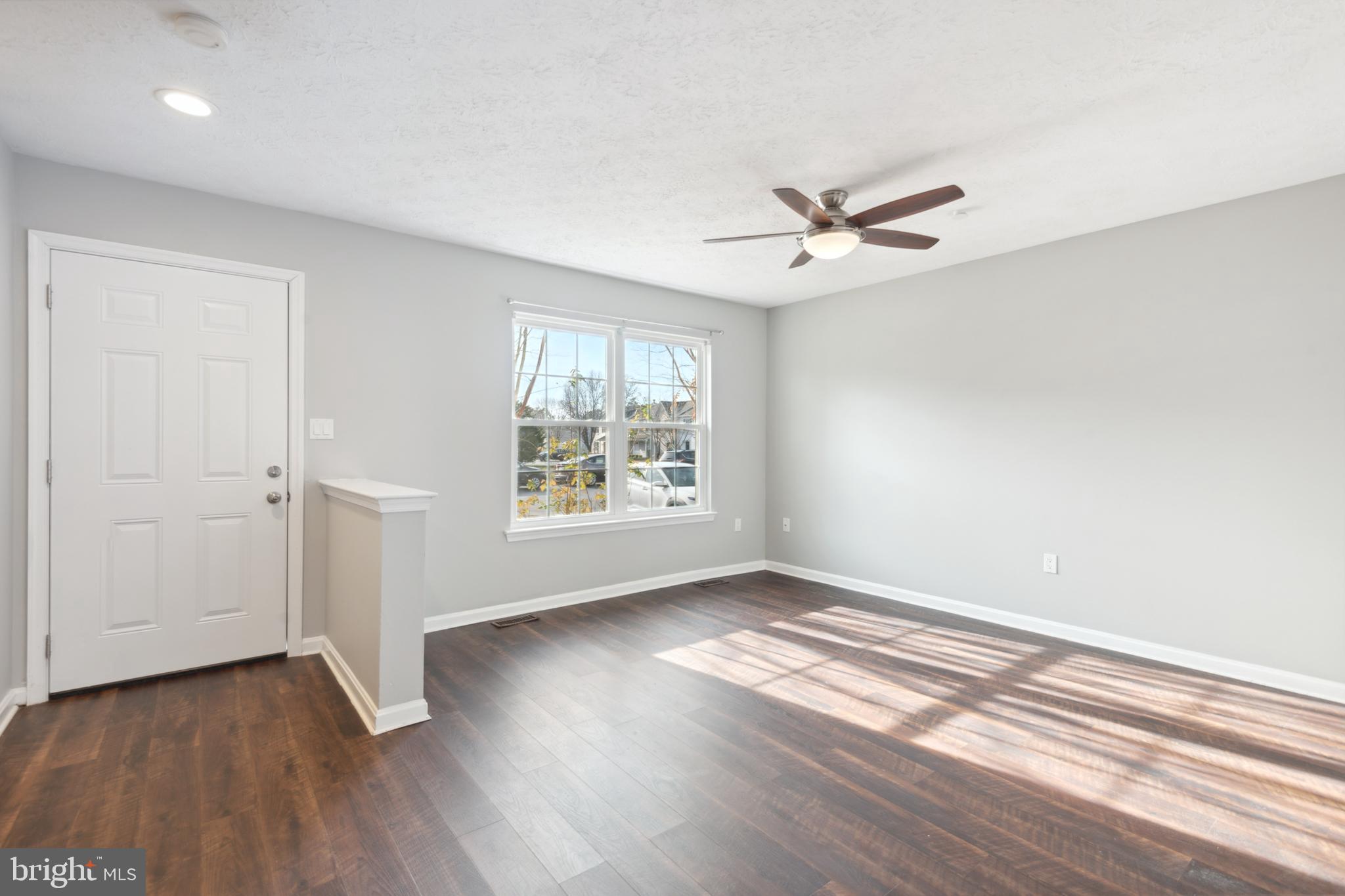 LAUREL GLEN - Residential