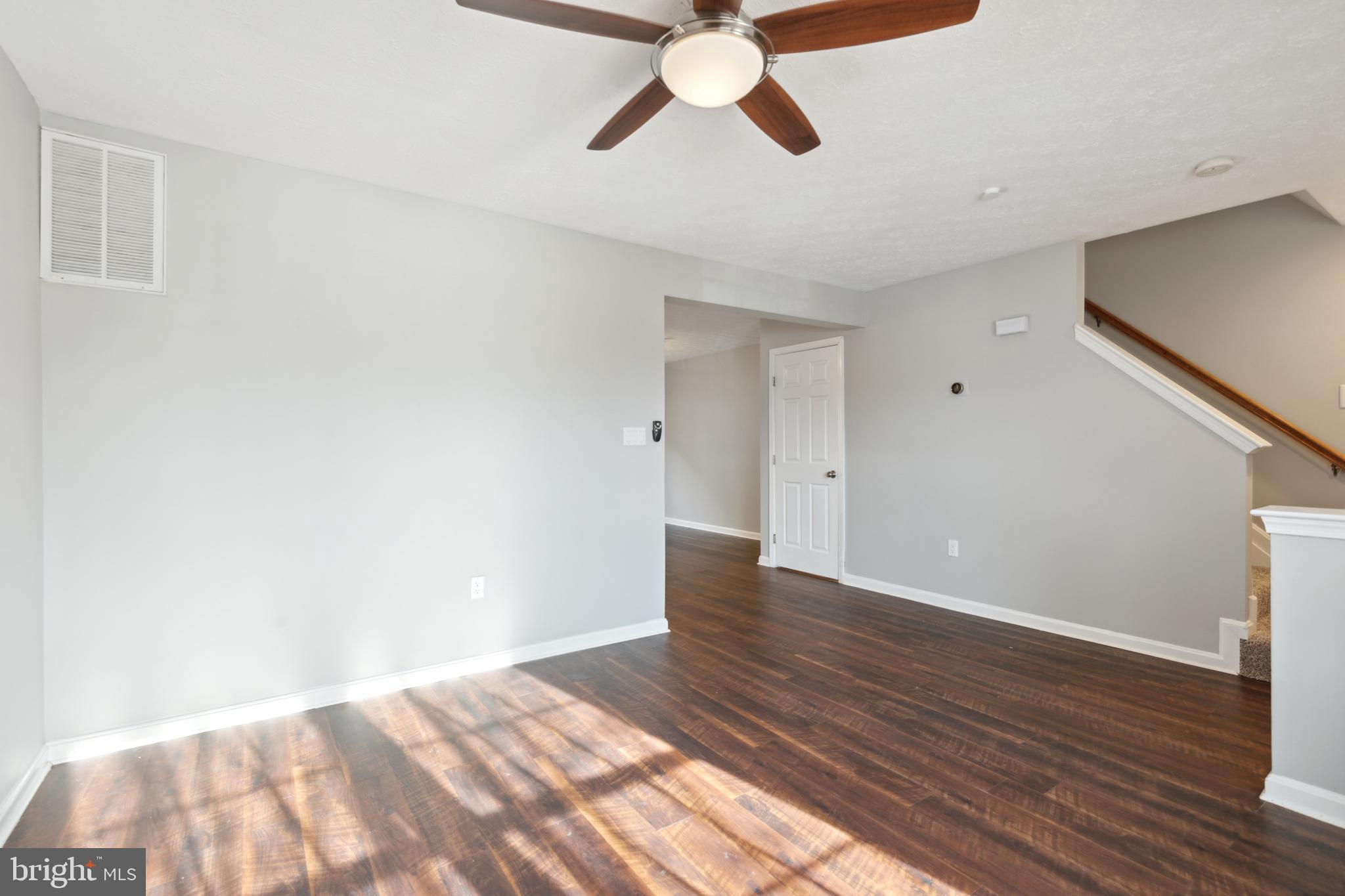 LAUREL GLEN - Residential