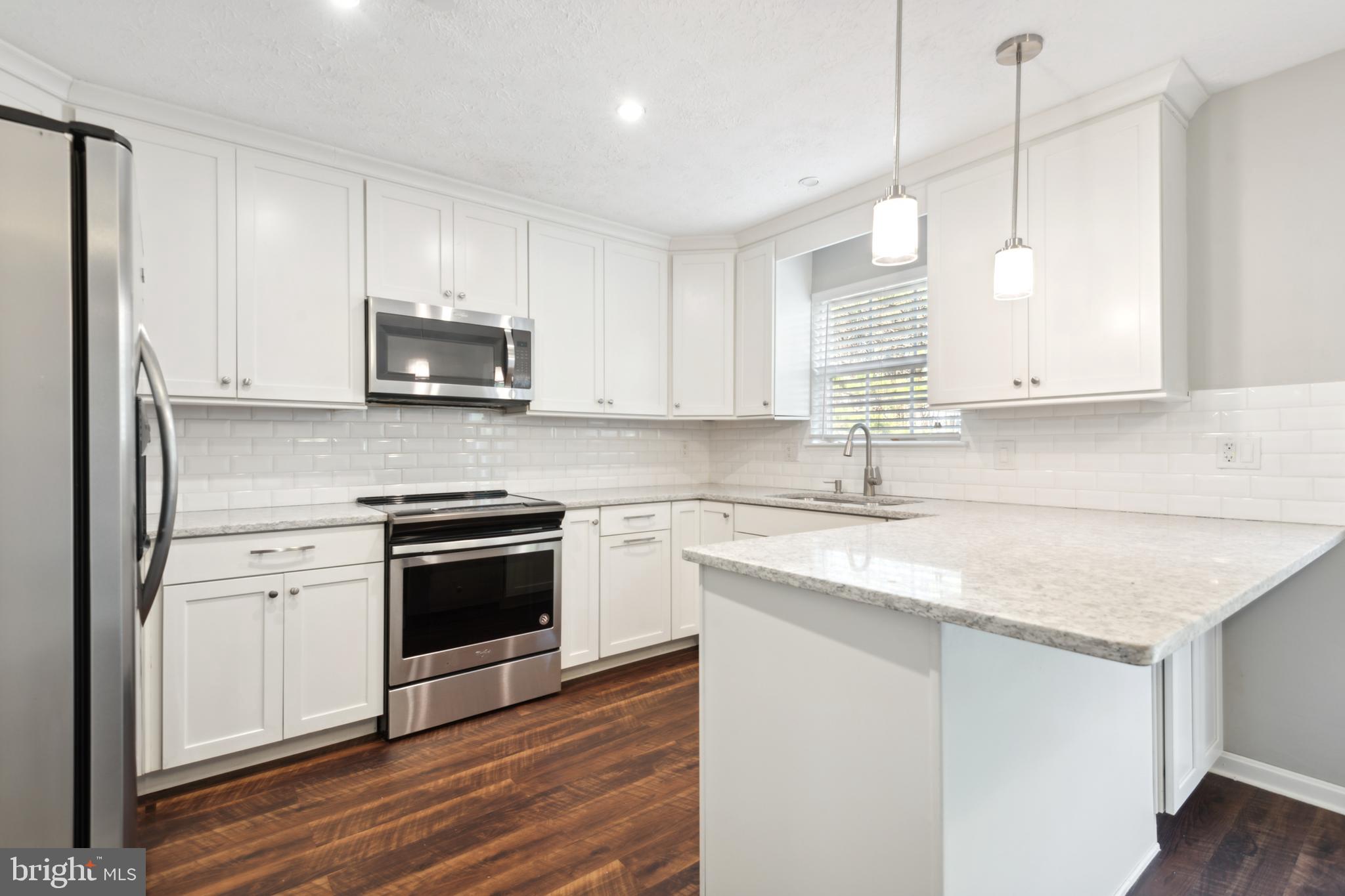 LAUREL GLEN - Residential