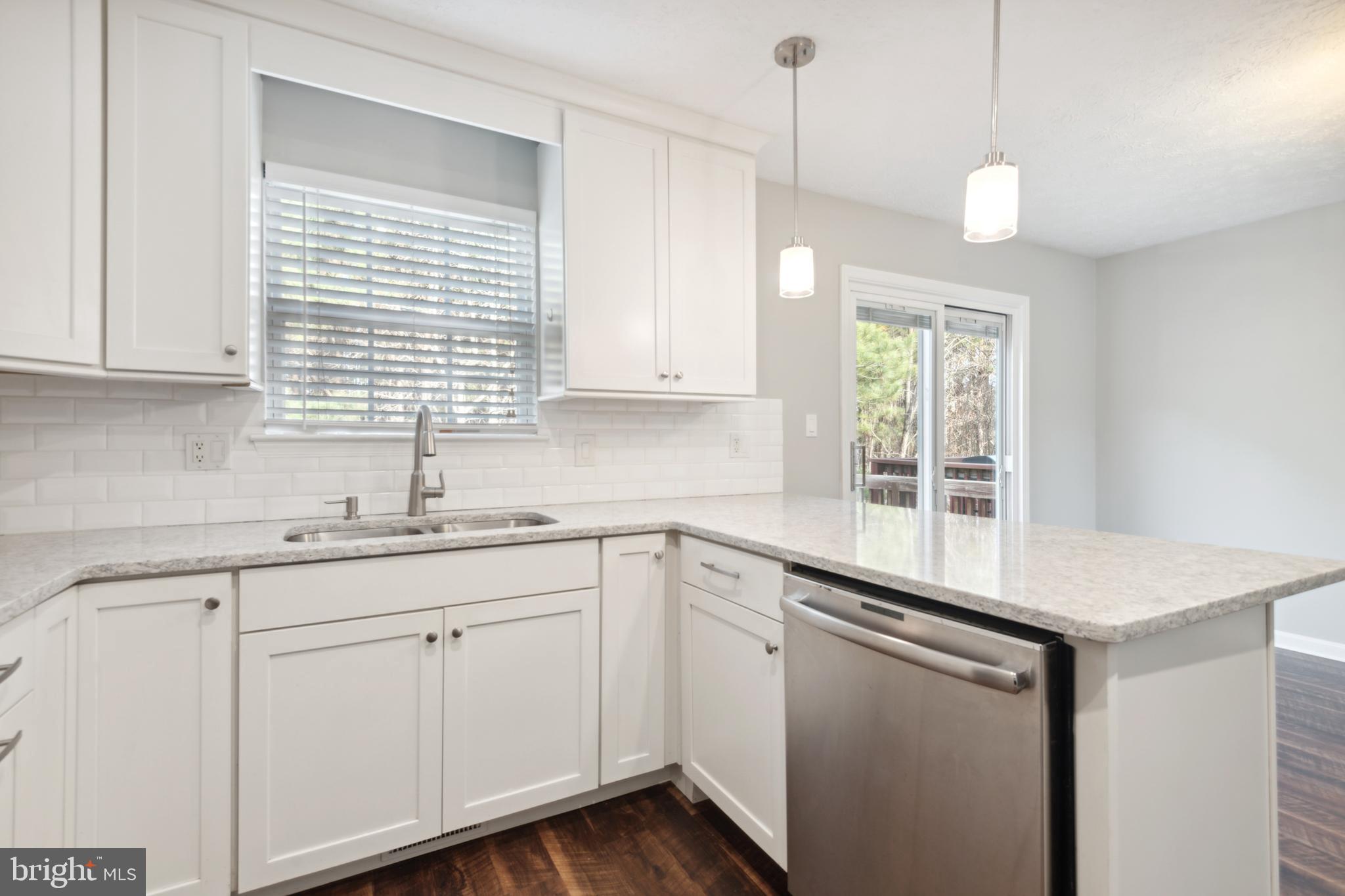 LAUREL GLEN - Residential