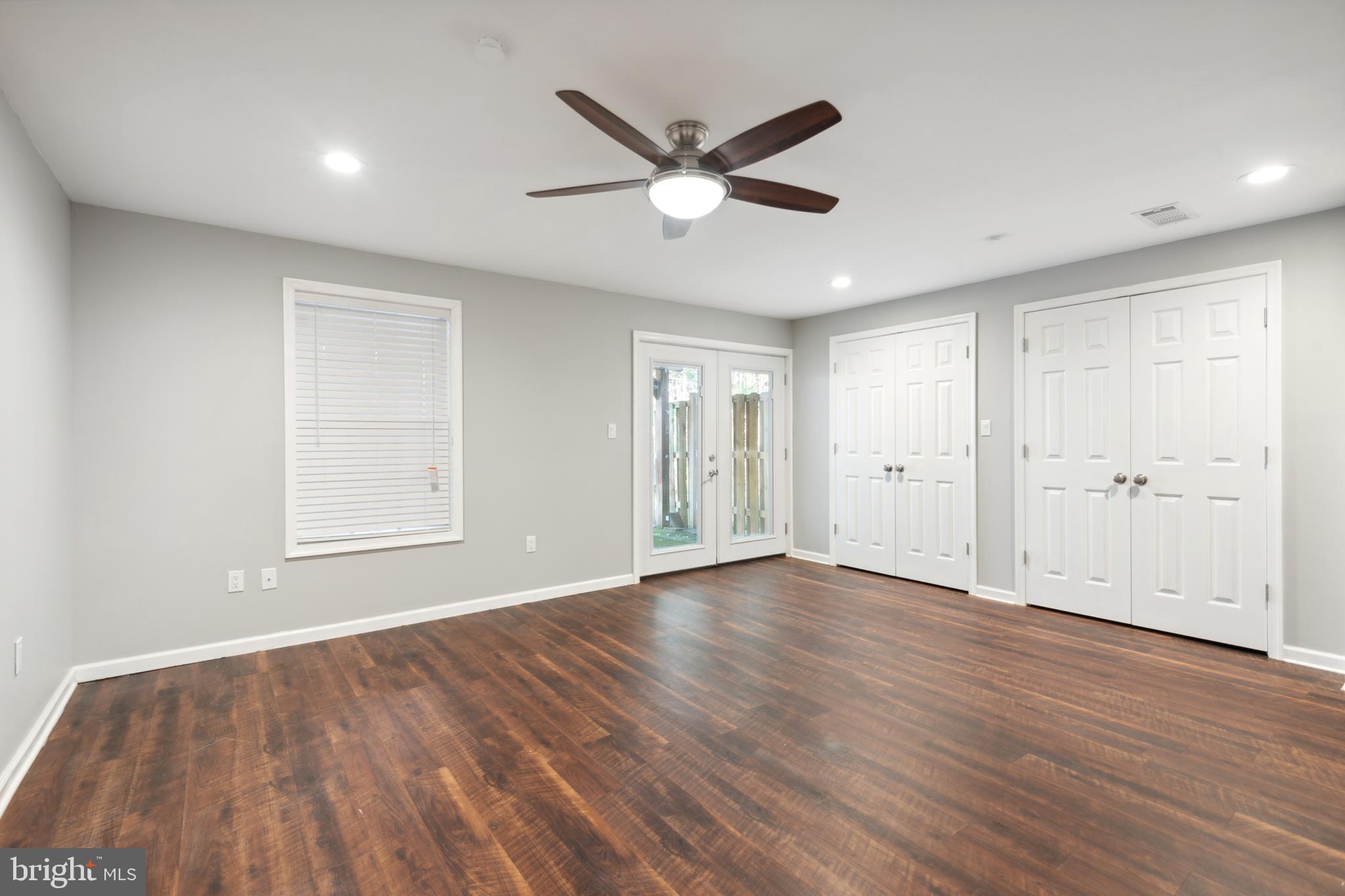 LAUREL GLEN - Residential