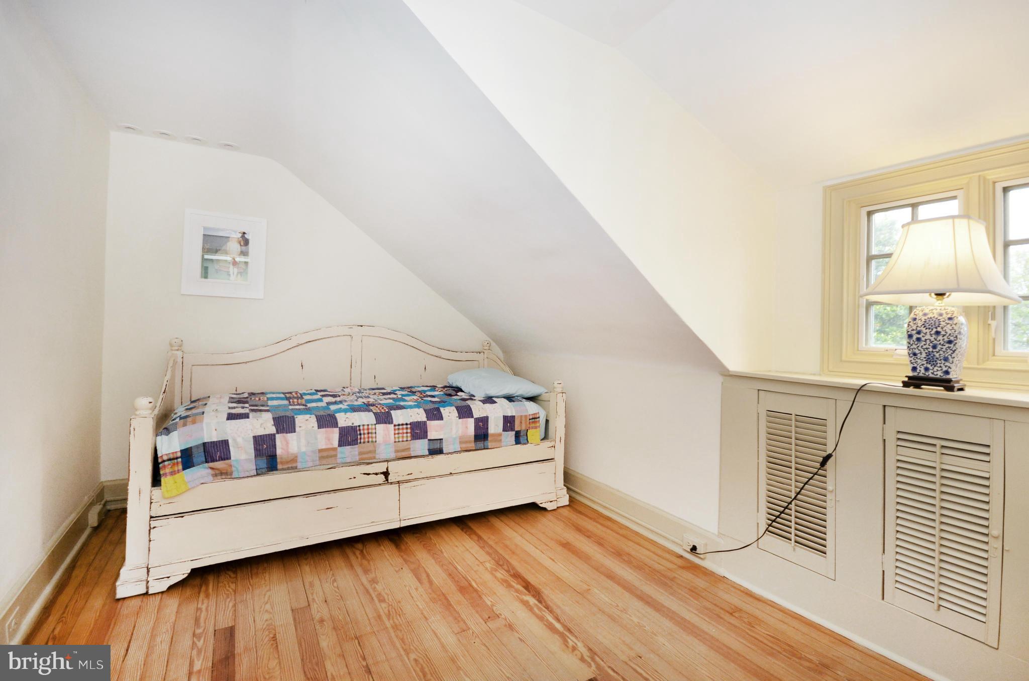 OAKENSHAWE - Residential