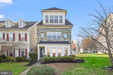 Townhouse For Sale - 16454 Kenneweg Court<br/> Prince William County, WOODBRIDGE, VA 22191