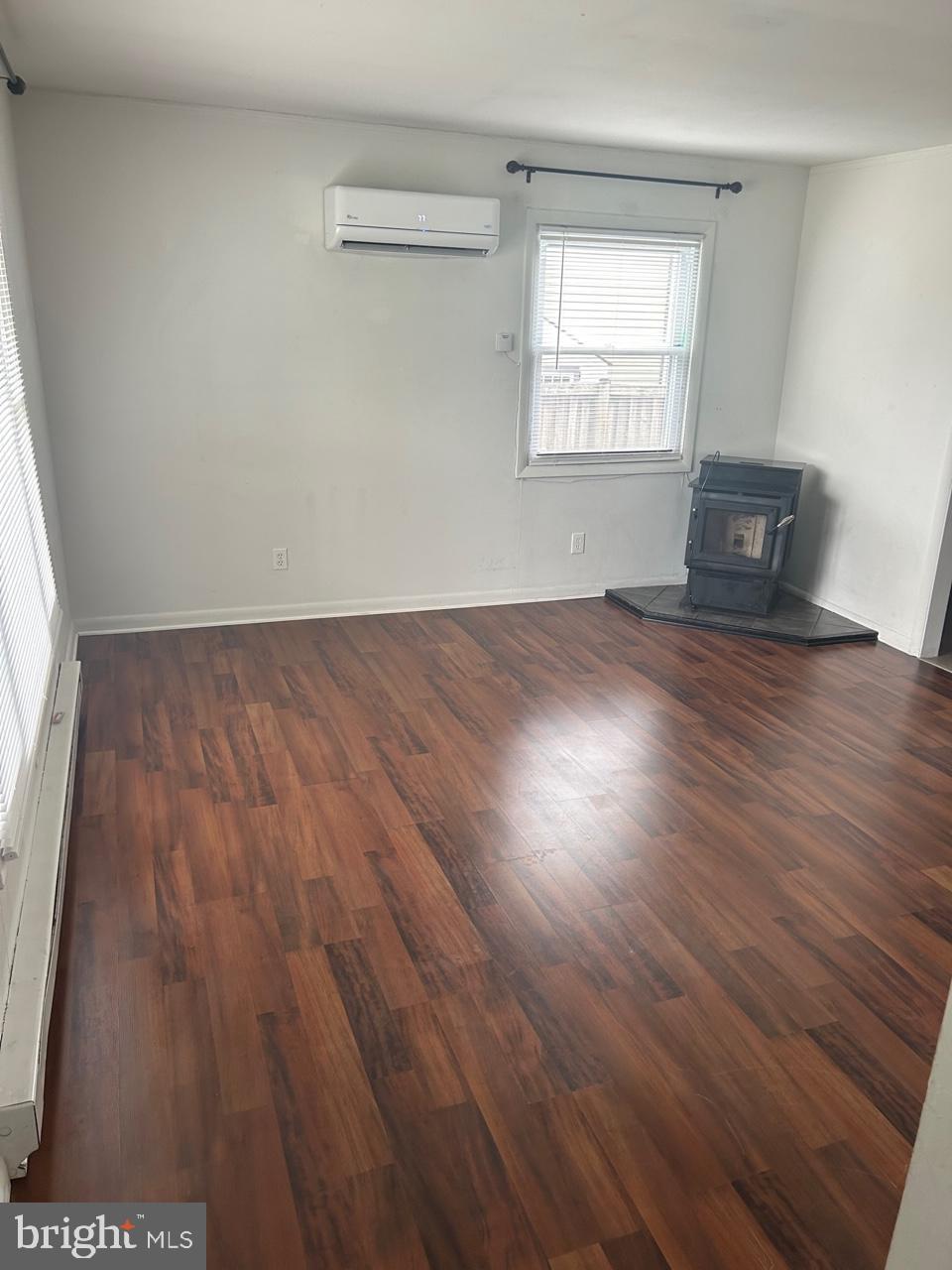 CARVEL BEACH - Residential Lease