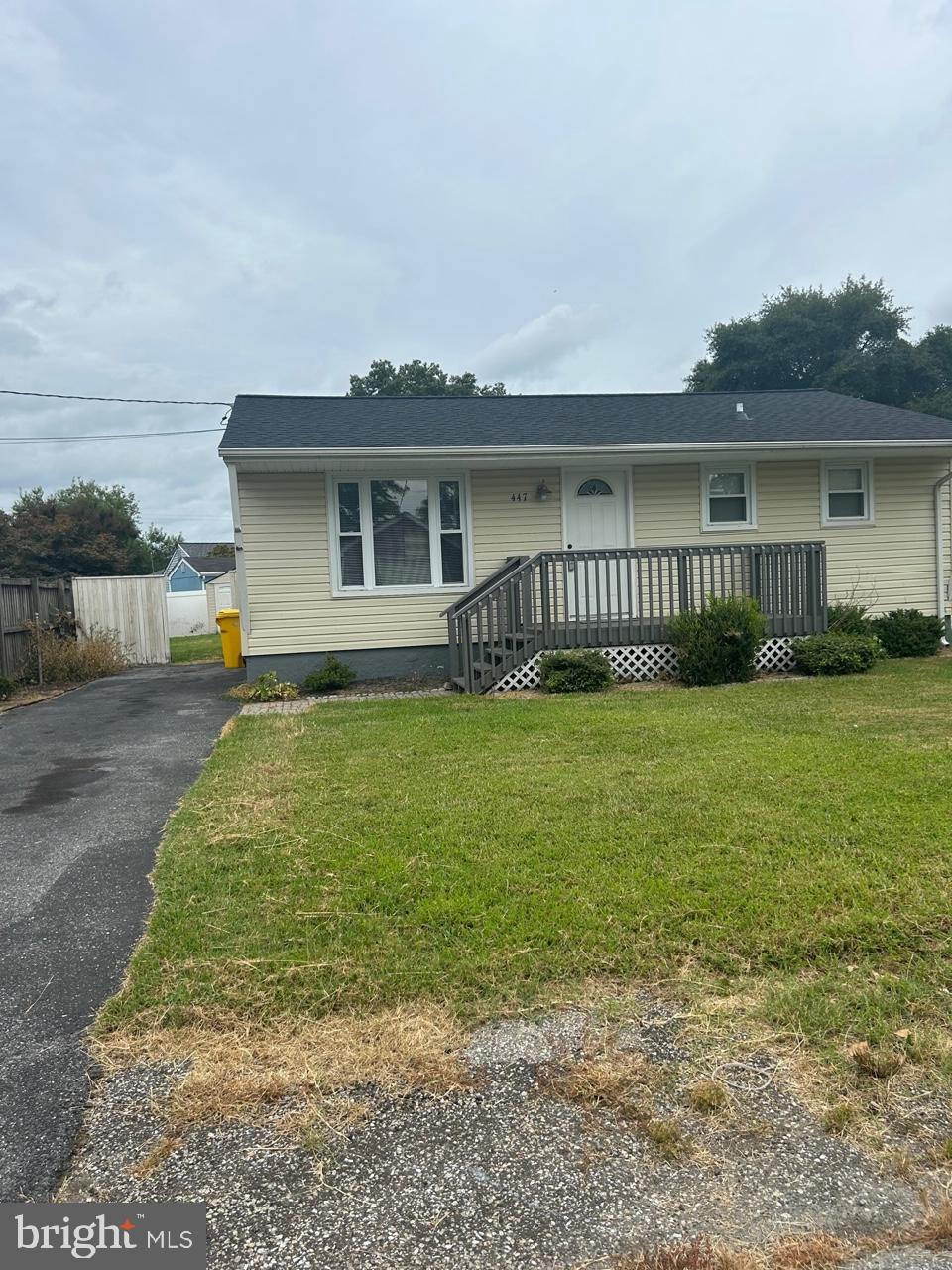 CARVEL BEACH - Residential Lease