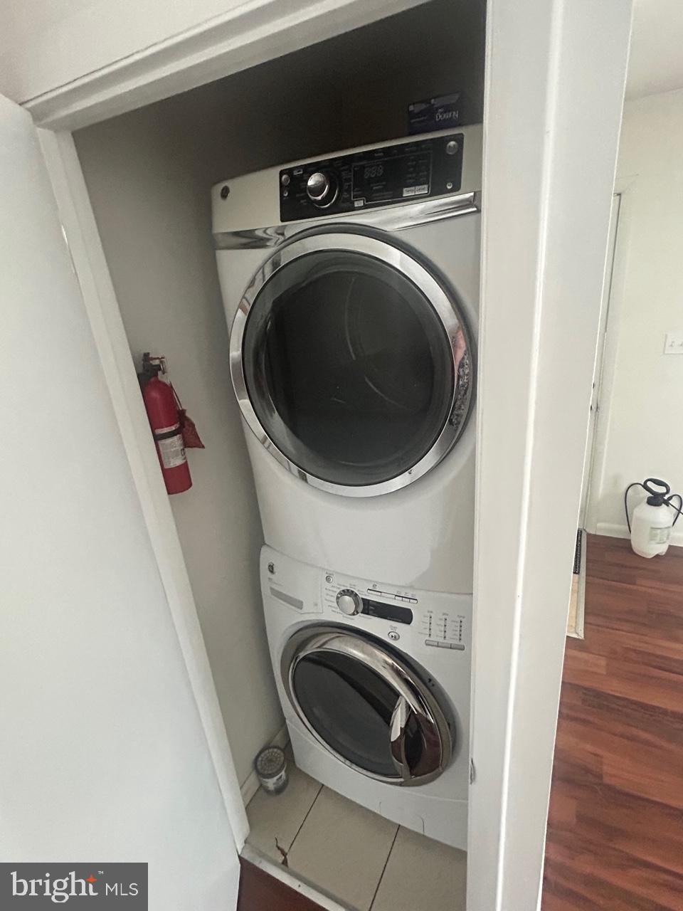 CARVEL BEACH - Residential Lease