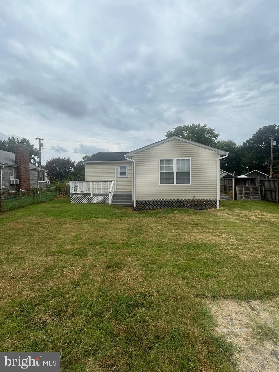 CARVEL BEACH - Residential Lease