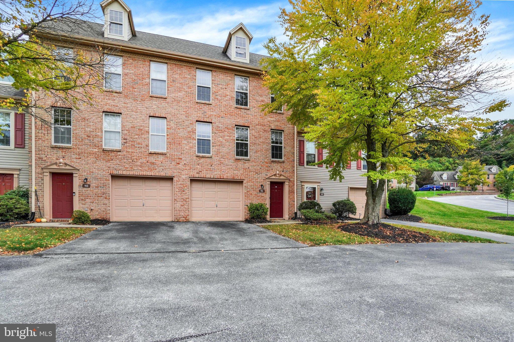 912 SKYVIEW DRIVE 912
