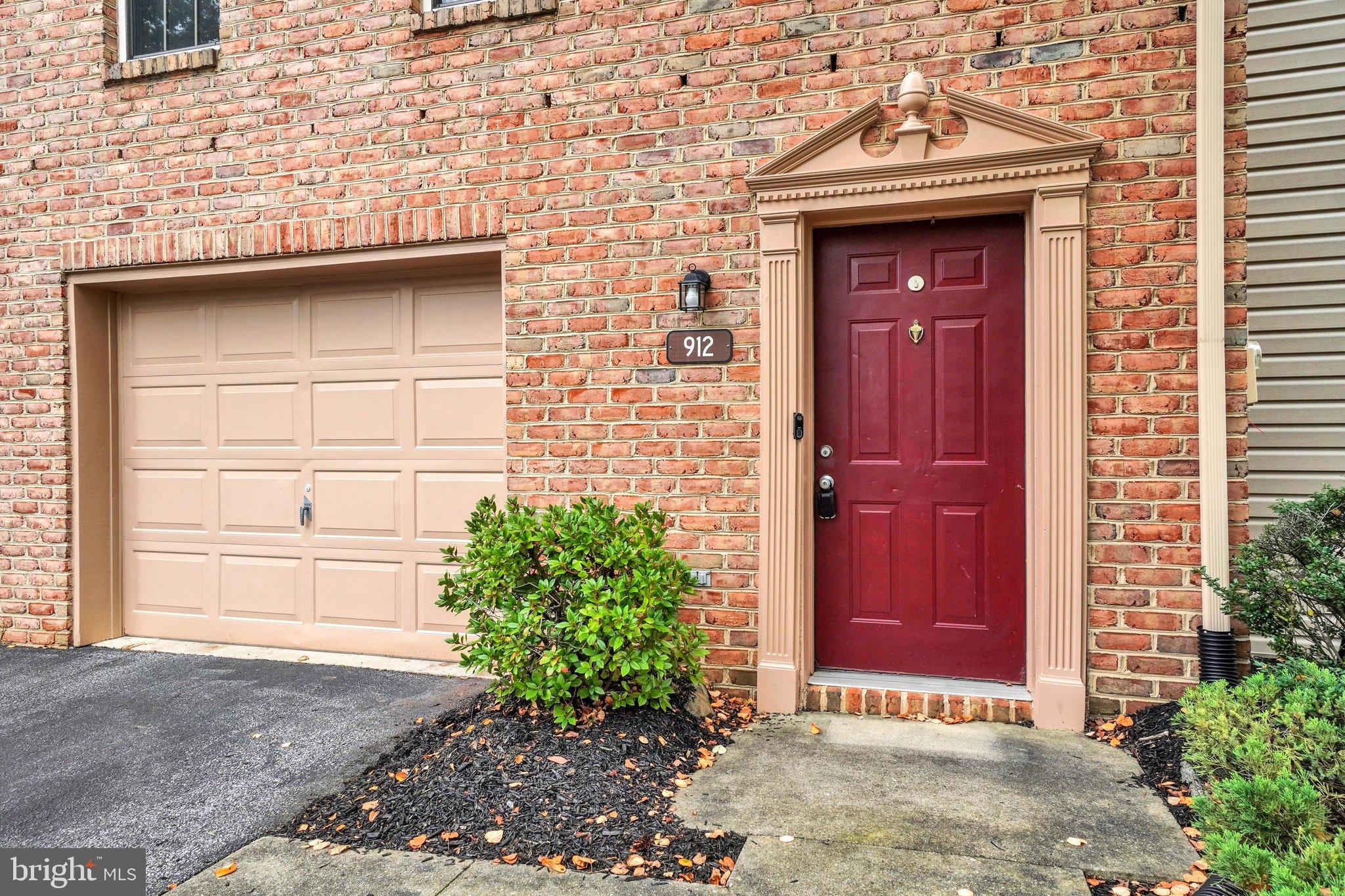 912 SKYVIEW DRIVE 912