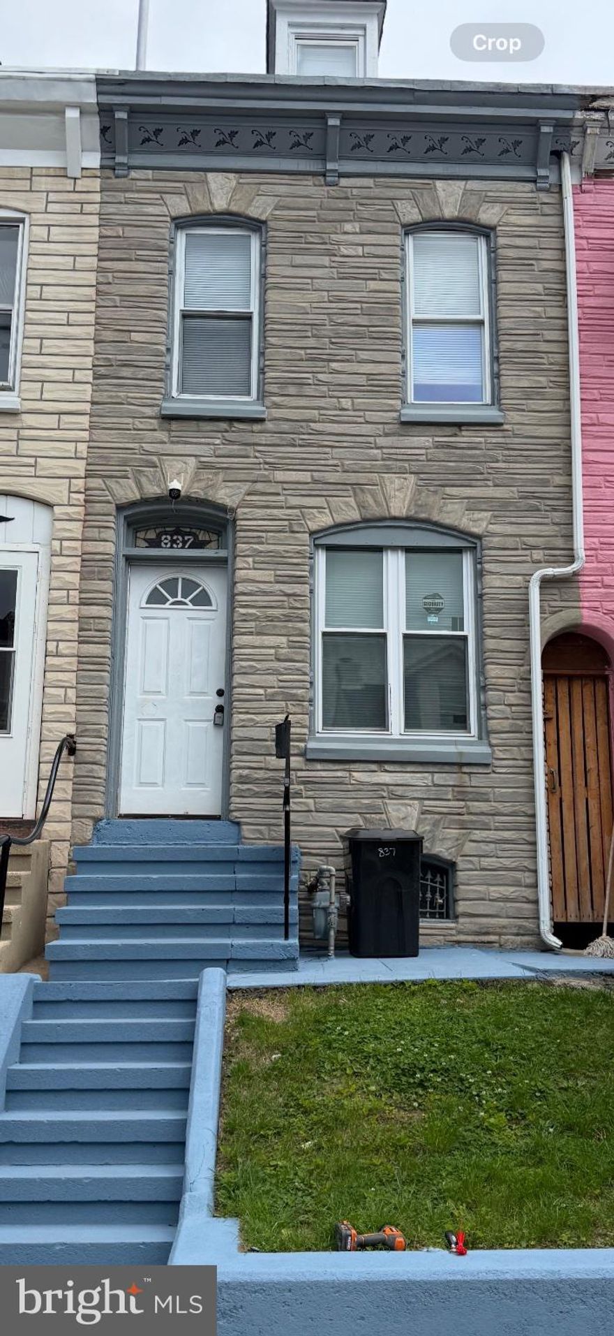 Welcome to 837 Locust street, This home features 2 Bedrooms 1 bathroom, plus bonus room which could be used as an office, or make into a walking closet . Laundry on the first floor for your convenience, and a great yard to enjoy. Seller offering 75" TV and washer and dryer to the buyer with full price offer.