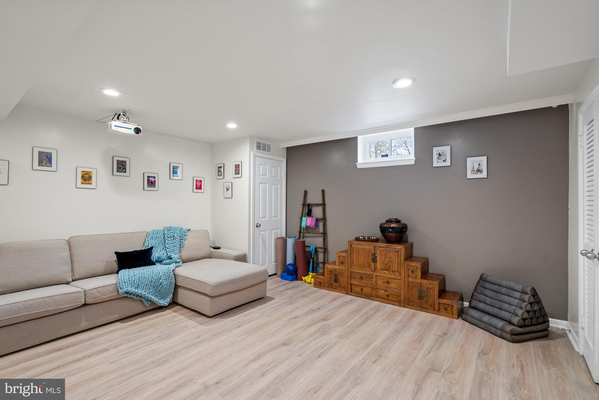 WOODHAVEN - Residential