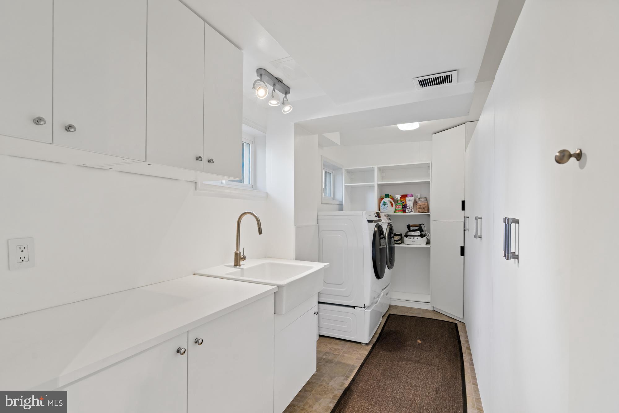 WOODHAVEN - Residential