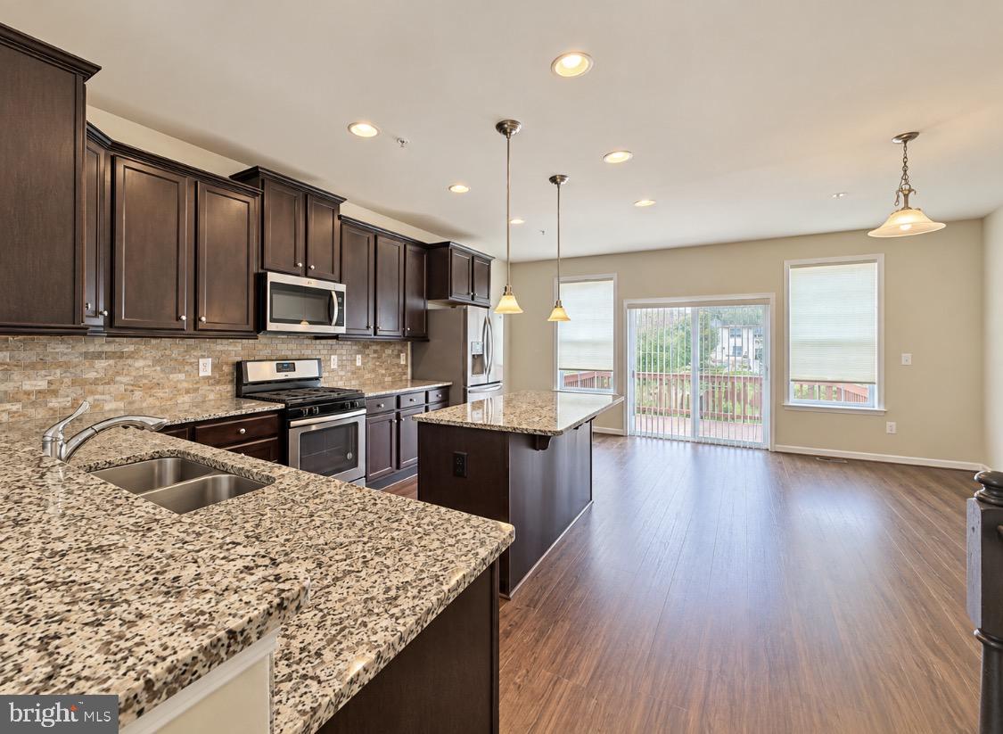 8607 SWEET ROSE COURT