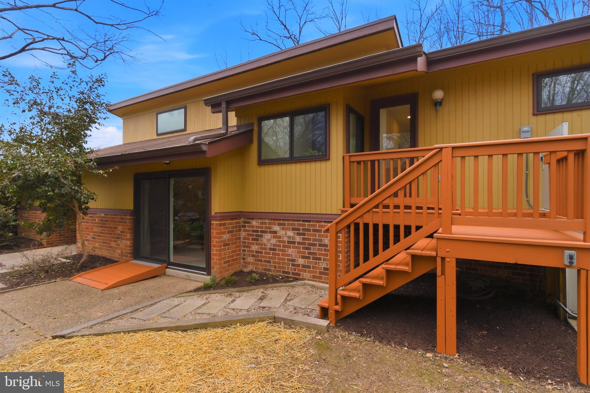 RESTON - Residential