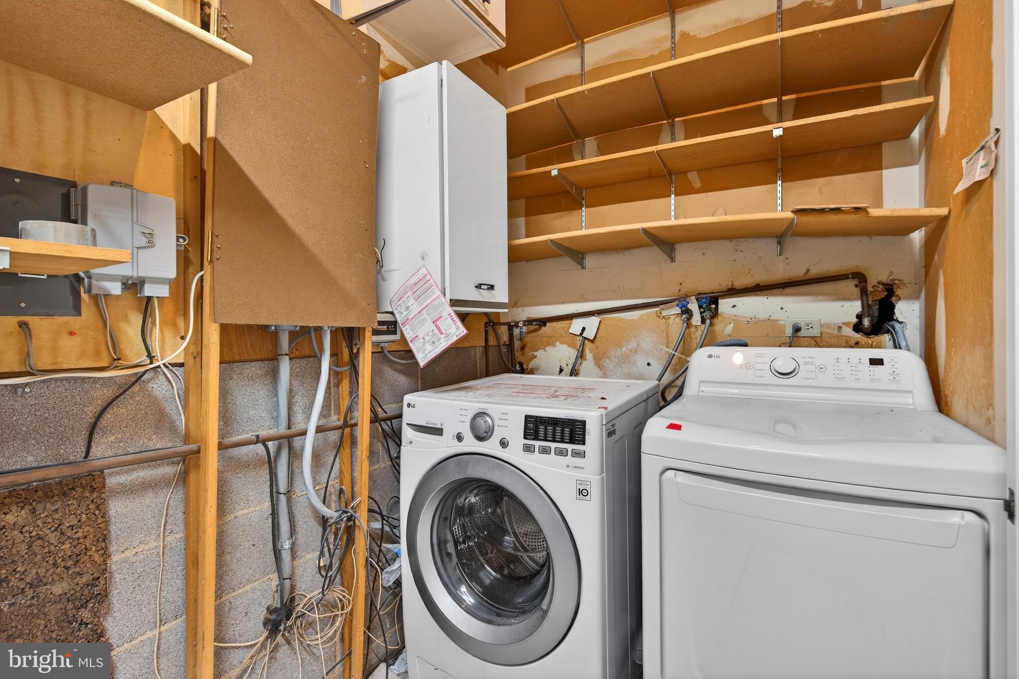 RESTON - Residential