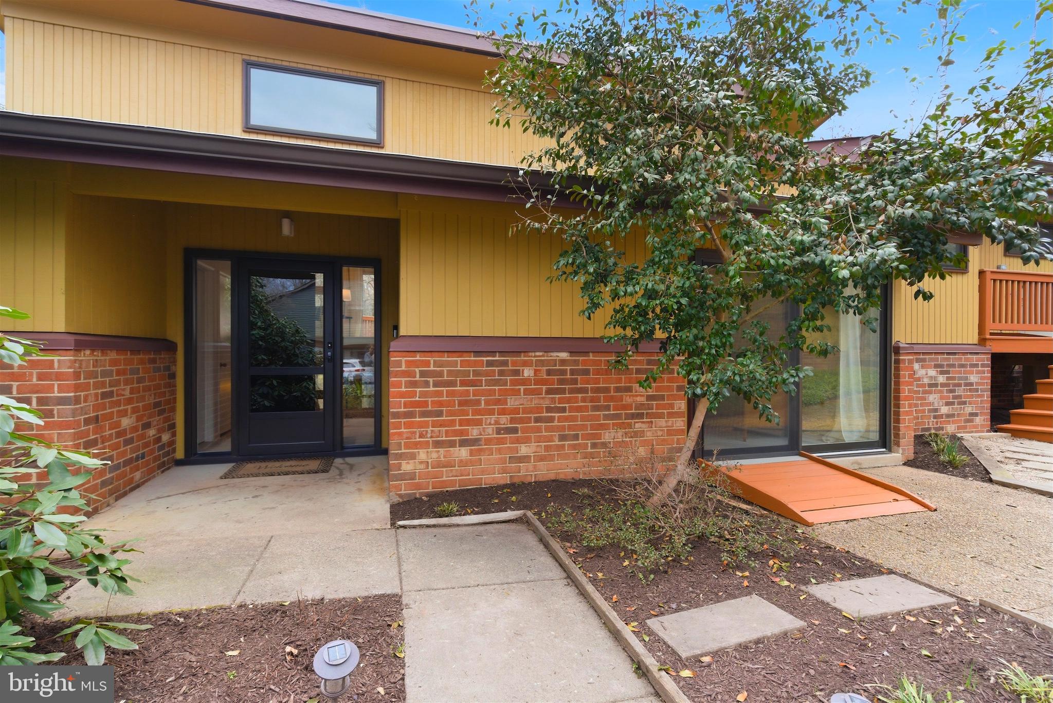 RESTON - Residential