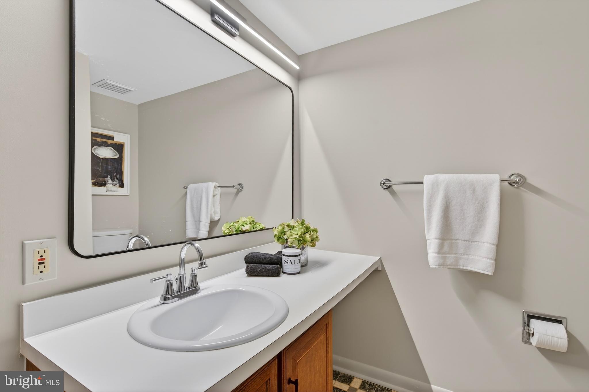 RESTON - Residential