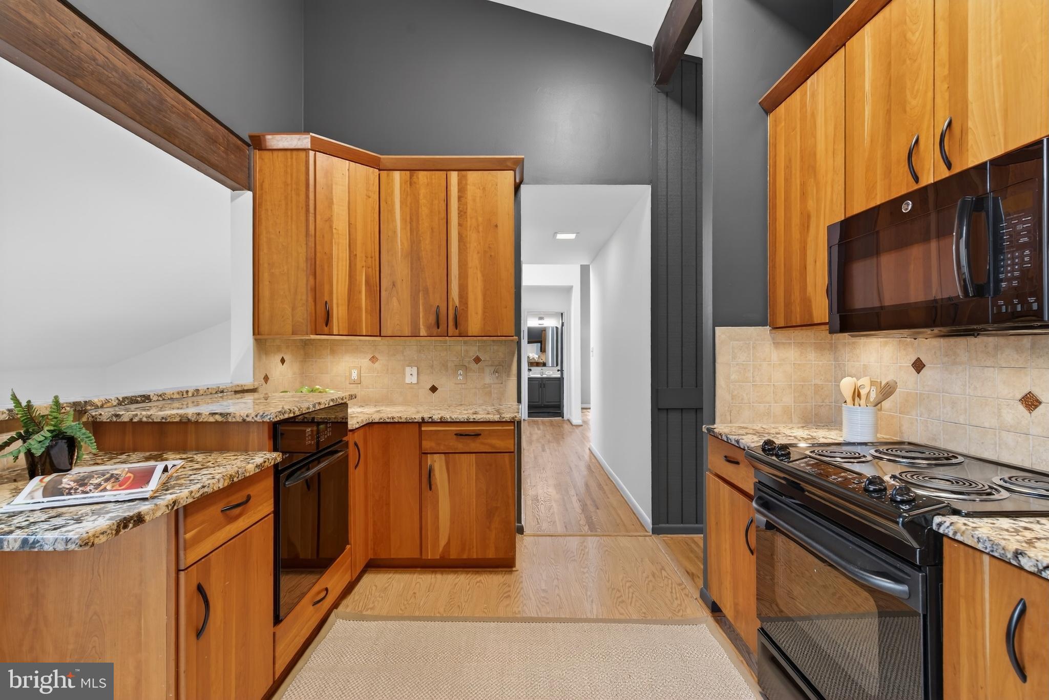 RESTON - Residential