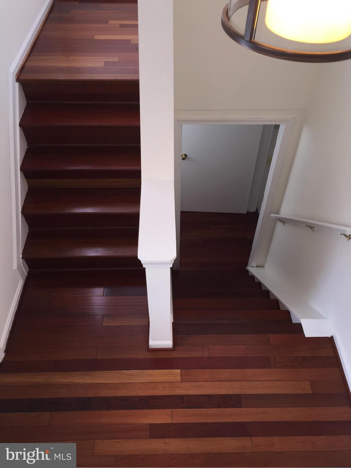 HOLLYWOOD ON THE HILL - Residential