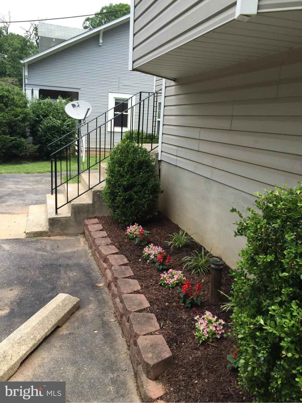 HOLLYWOOD ON THE HILL - Residential