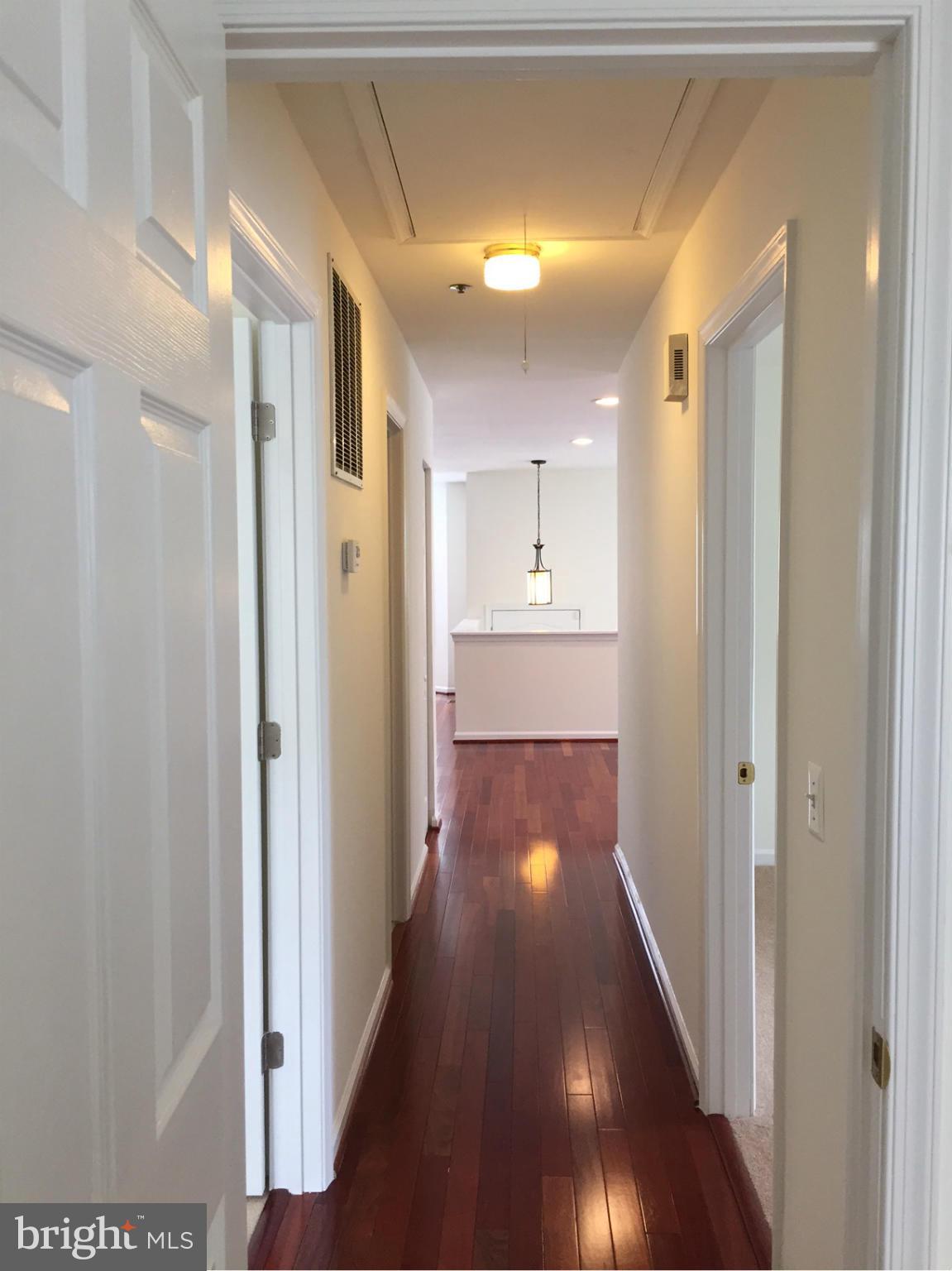 HOLLYWOOD ON THE HILL - Residential