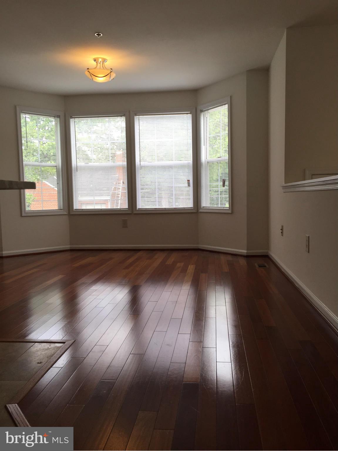 HOLLYWOOD ON THE HILL - Residential