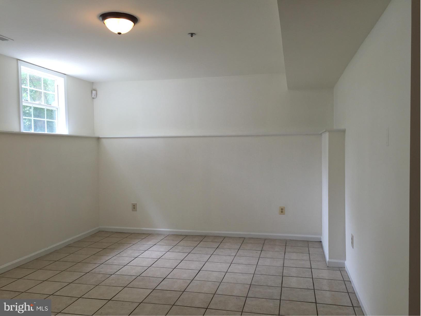 HOLLYWOOD ON THE HILL - Residential