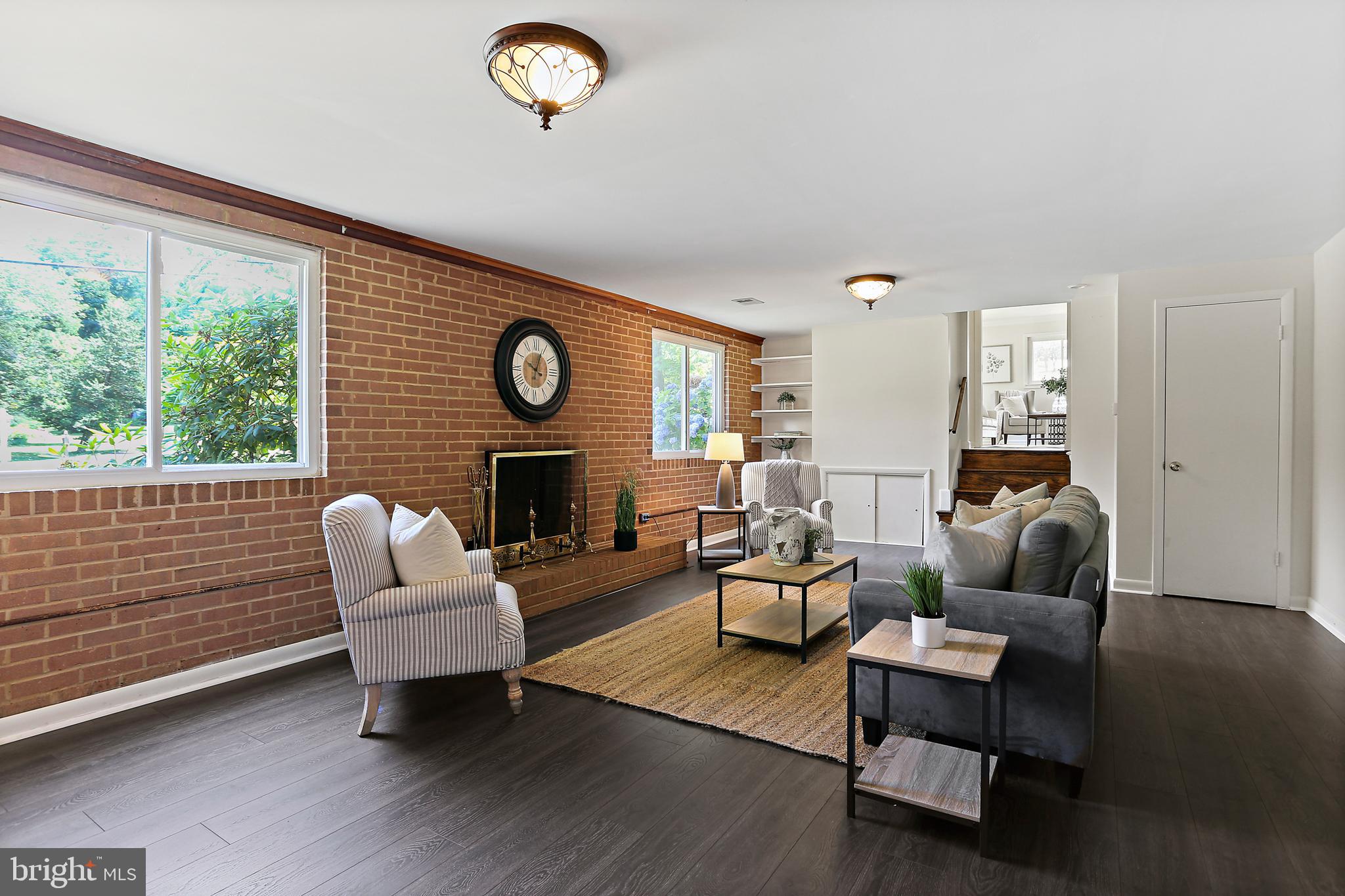 SHERWOOD FOREST MANOR - Residential