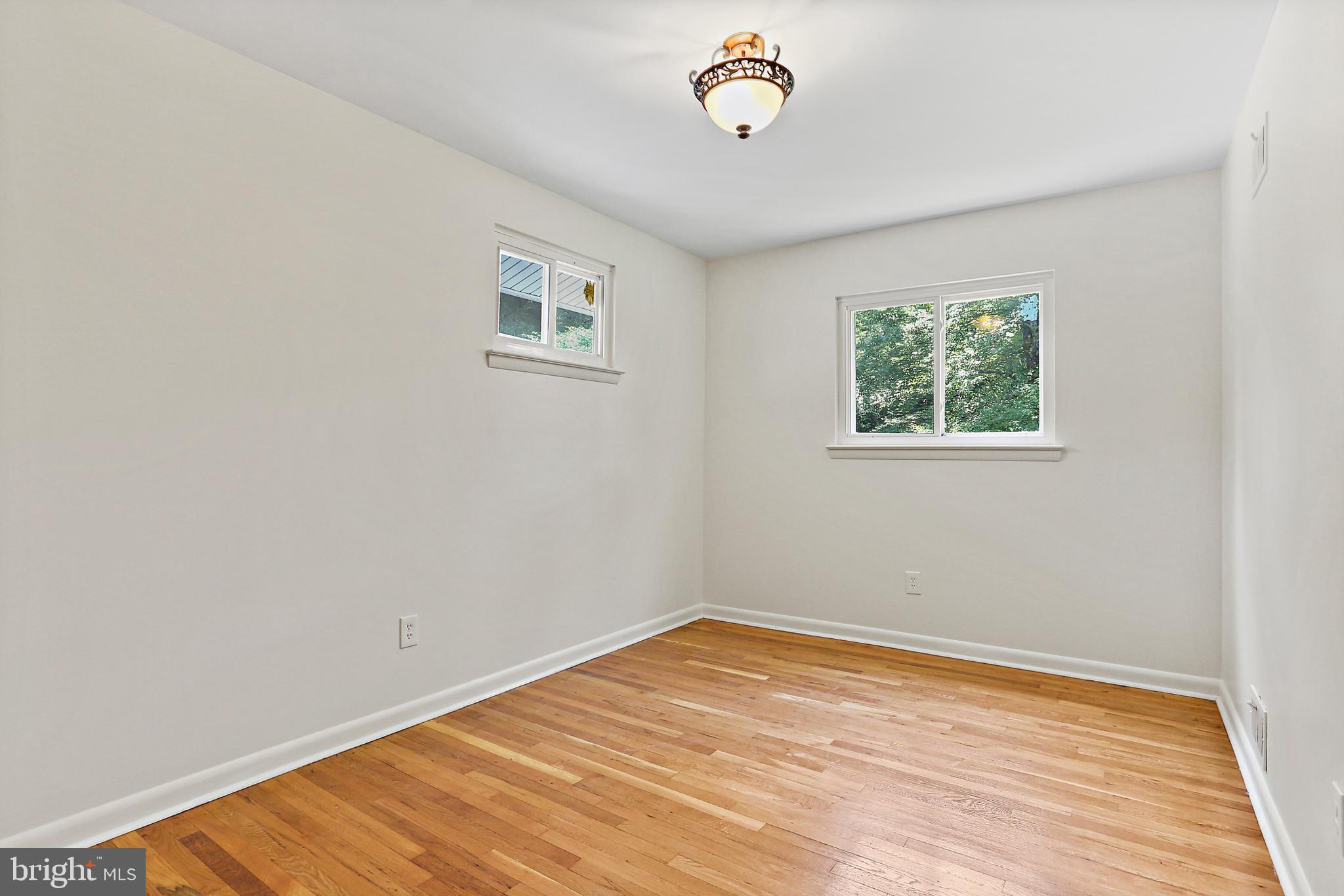 SHERWOOD FOREST MANOR - Residential