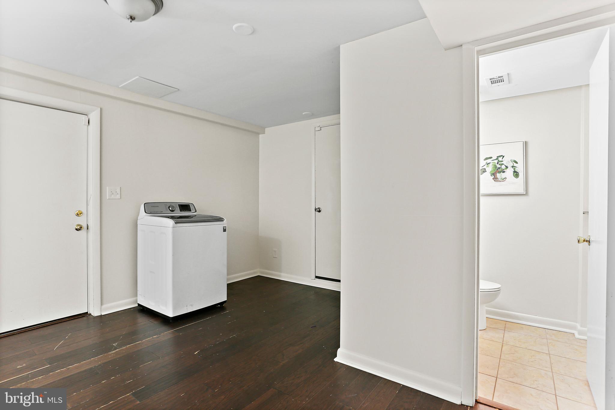 SHERWOOD FOREST MANOR - Residential