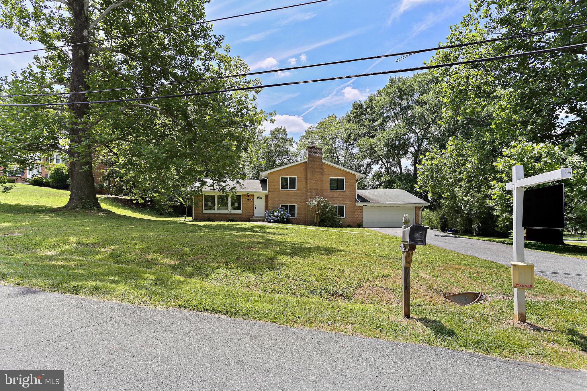 SHERWOOD FOREST MANOR - Residential
