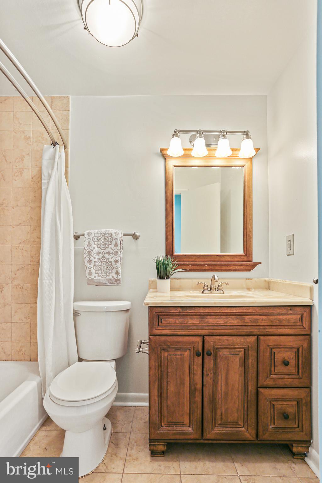 SHERWOOD FOREST MANOR - Residential