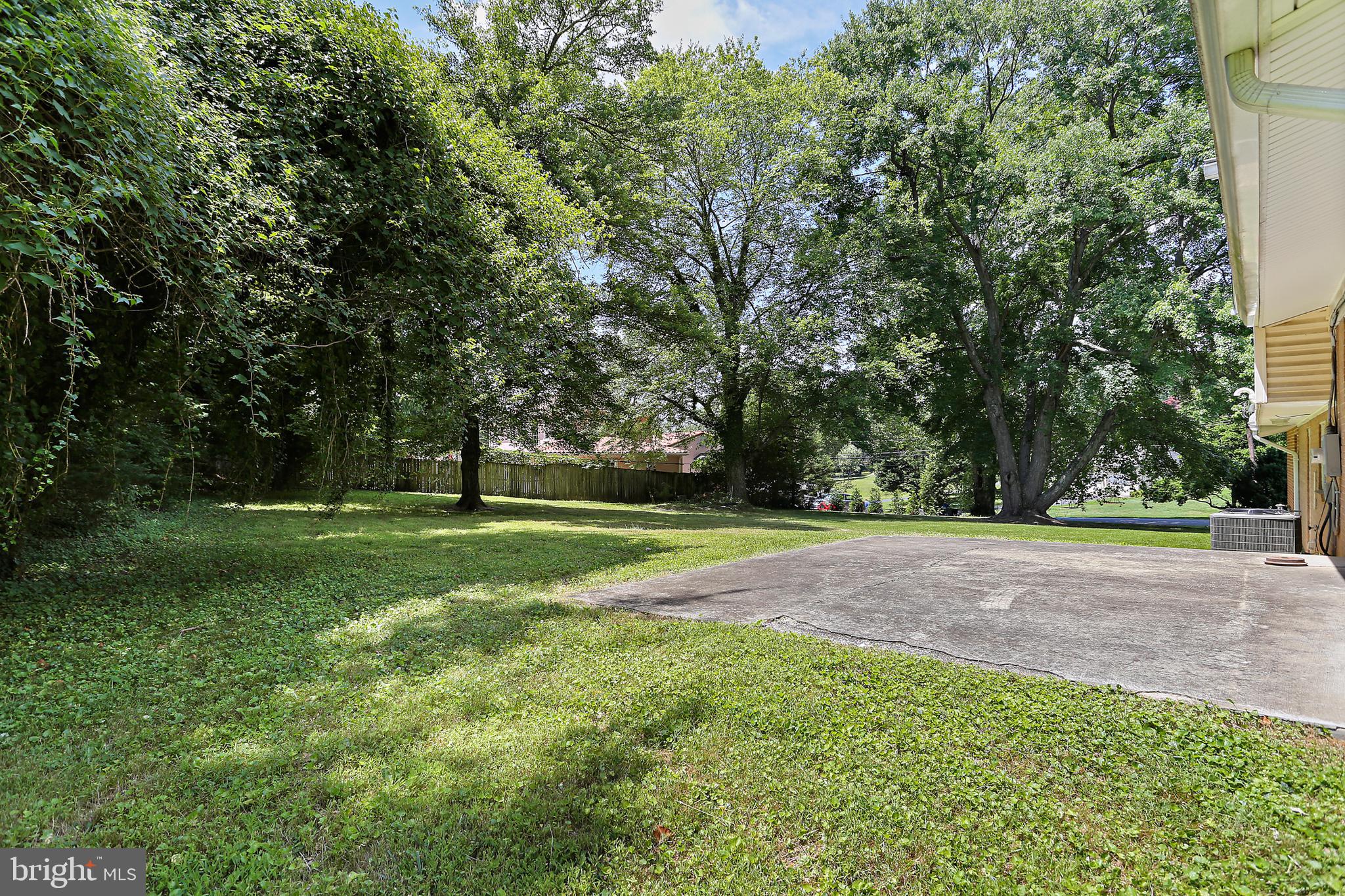 SHERWOOD FOREST MANOR - Residential