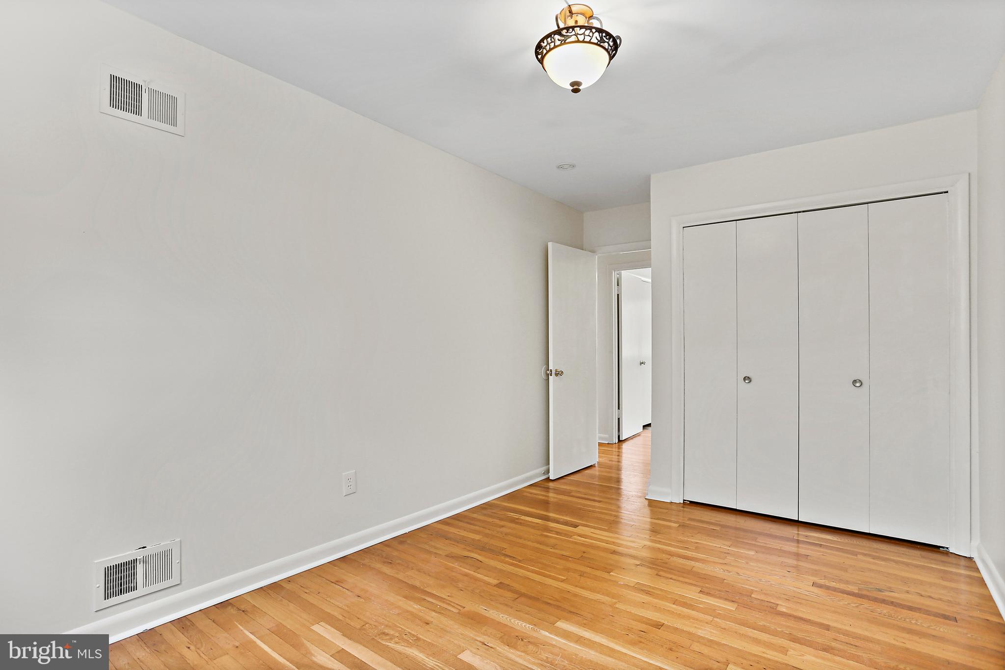 SHERWOOD FOREST MANOR - Residential