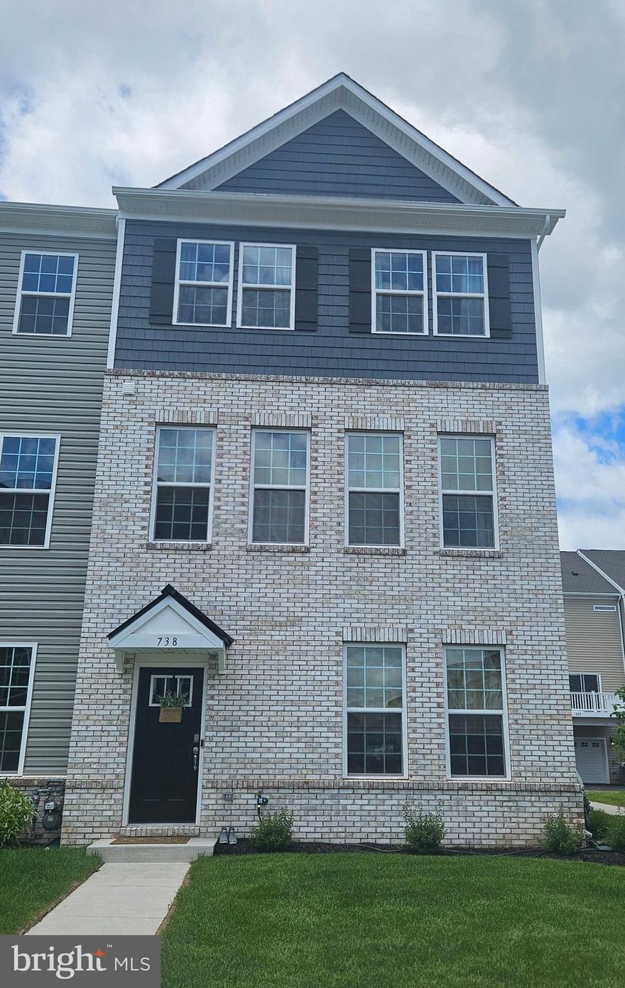 ***ALL OPEN HOUSES AND TOURS BEGIN AT THE MODEL HOME LOCATED AT 109 SMITHWORKS BLVD, PHOENIXVILLE, PA 19460***

FINAL PHASE JUST RELEASED!!!  STOP OUT NOW TO SEE TO SEE THESE NEW LUXURY TOWNHOMES IN THE HIGHLY SOUGHT AFTER STEELPOINTE COMMUNITY IN DOWNTOWN PHOENIXVILLE!

RECEIVE A SPECIAL PROMOTIONAL INTEREST RATE WITH USE OF OUR PREFERRED LENDER. 

The Holley by D.R. Horton is a new construction home plan featuring 2,135 square feet of open living space, 3 bedrooms, 2.5 baths and a bonus lower level recreation room added on the first floor! The Holley features a 2-car rear entry garage! This home is an end unit. The kitchen is well appointed with beautiful white cabinetry, a large, walk-in pantry, gourmet stainless steel appliances and a built-in island with ample seating space. The dining room and living room are open, bright and spacious, and the deck off of the main floor offers plenty of outdoor living space! Enjoy the added convenience of this home’s laundry room located on the second floor and a spacious Owner's Suite, bathroom and walk-in closet!

Steelpointe offers new construction luxury 3-Story Townhomes in desired Phoenixville, PA known for its walkable suburban appeal, Downtown Phoenixville has weekly neighborhood events, farmers markets & several annual festivities to make this area feel like home! Commuting to work will be a breeze with convenient access to I-476, 276 & 76 and Routes 422, 100, 202, 23 and the PA Turnpike! Steelpointe is situated in the highly rated, Phoenixville Area School District. Find yourself enjoying a night out on the town along Bridge Street or spend a morning playing a round of golf at Phoenixville Country Club. The community also offers walking access to shopping, dining & breweries such as Root Down Brewing Company, Bistro on Bridge, Sedona Taphouse, Steel City Coffee, Black Lab Bistro, Colonial Theater, LuLu's Boutique, Hipster Home, Reads & Company Bookshop and much more! Adventure awaits on the Schuylkill River Trail & Valley Forge National Park which is just a short drive away.


**Photos are representative and not the actual home.  Finish colors in this home may be different.**
**Final sales price is $611,490 list price.**
**708 Ore Street is located at Lot 194 in Steelpointe.**
**December 2025 settlement is preferred.**
