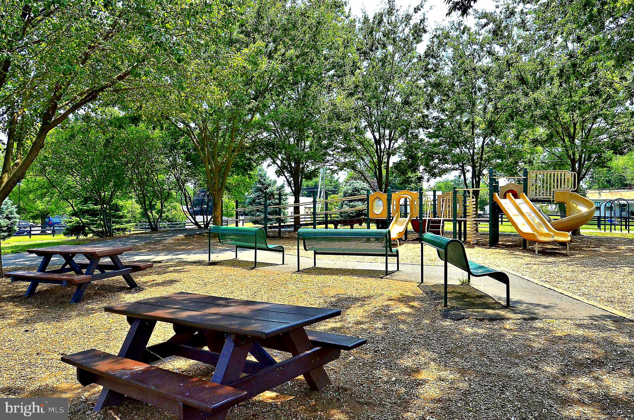 OLD WATERFORD KNOLL - Residential