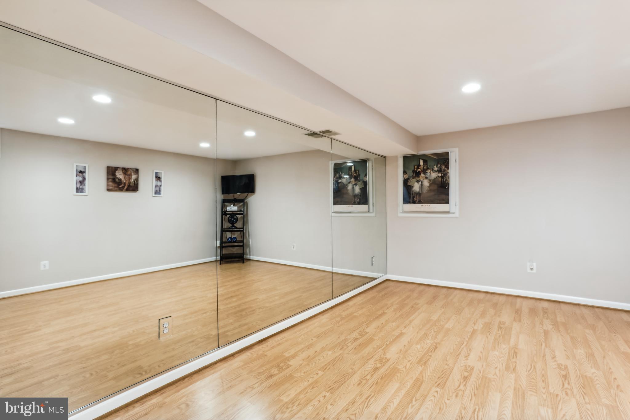 OLD WATERFORD KNOLL - Residential