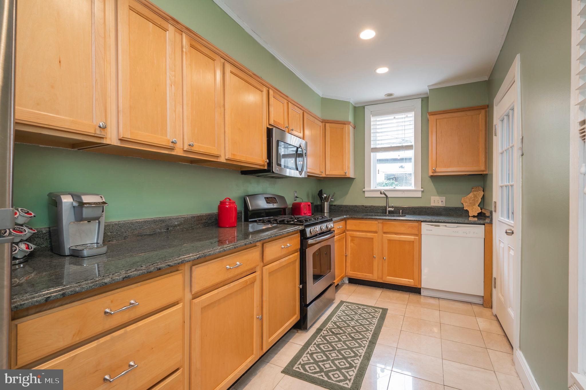 FAIRMOUNT - Residential Lease