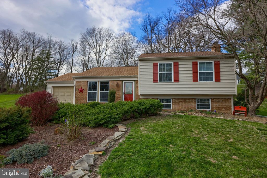 Photo of 3385 Poplar Lane, Mountville, PA 17554 (MLS # PALA2048834)