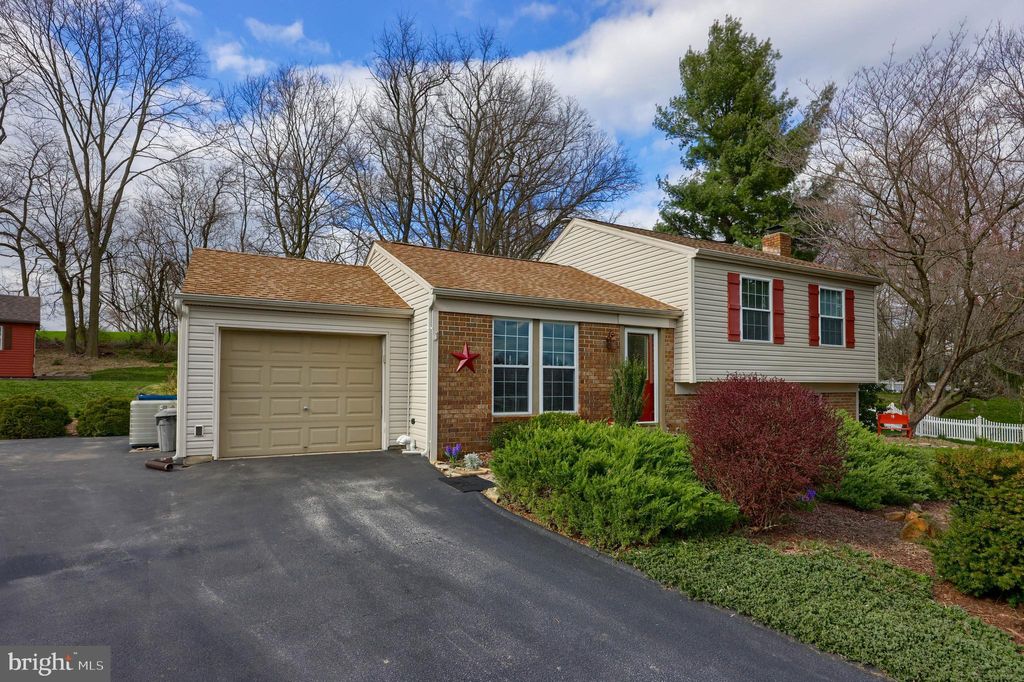 Photo of 3385 Poplar Lane, Mountville, PA 17554 (MLS # PALA2048834)