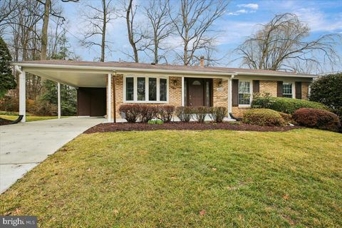 Photo of 14020 Congress Drive, ROCKVILLE, MD 20853 (MLS # MDMC2220462)