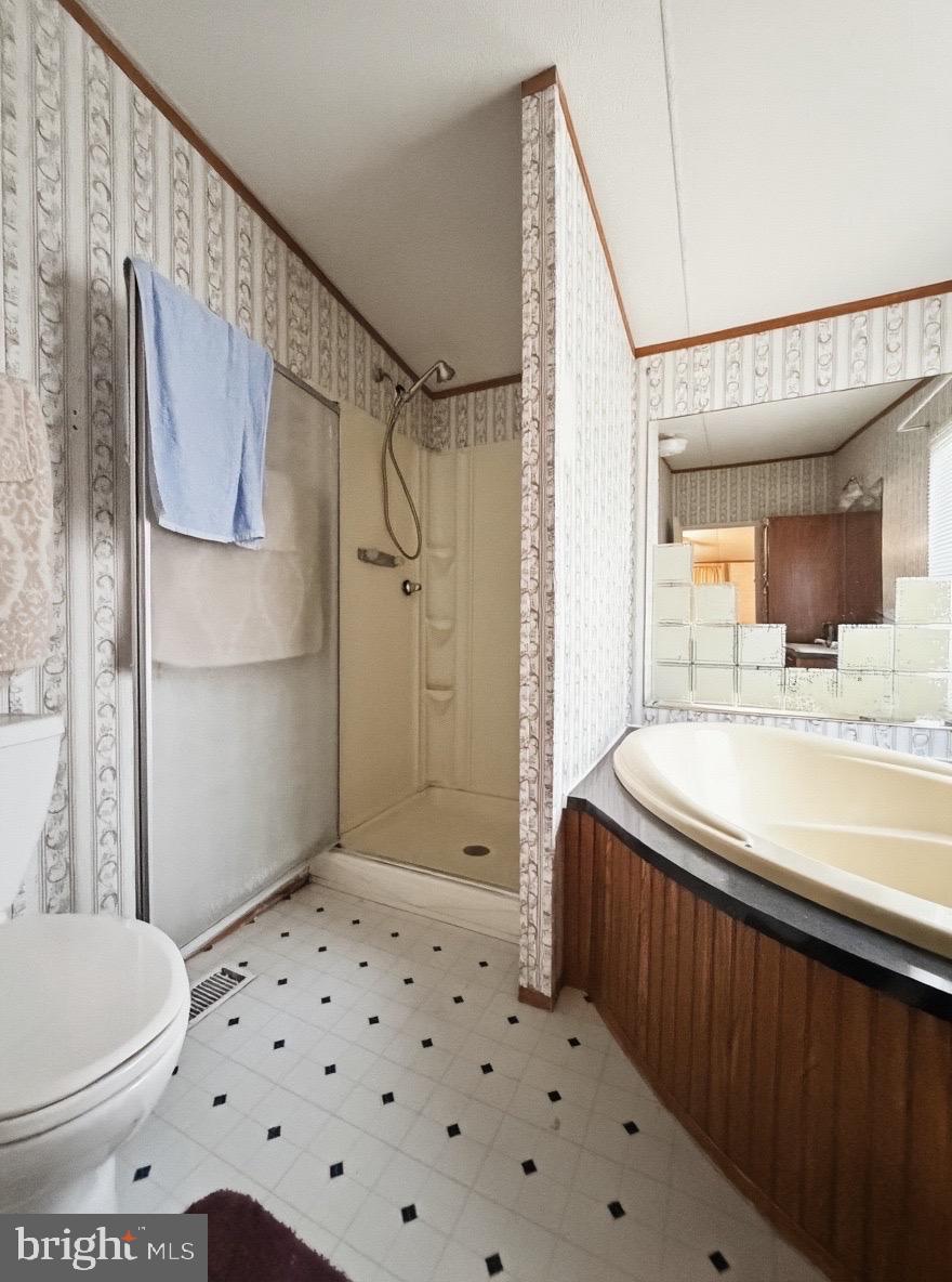 PINEWOOD ACRE - Residential