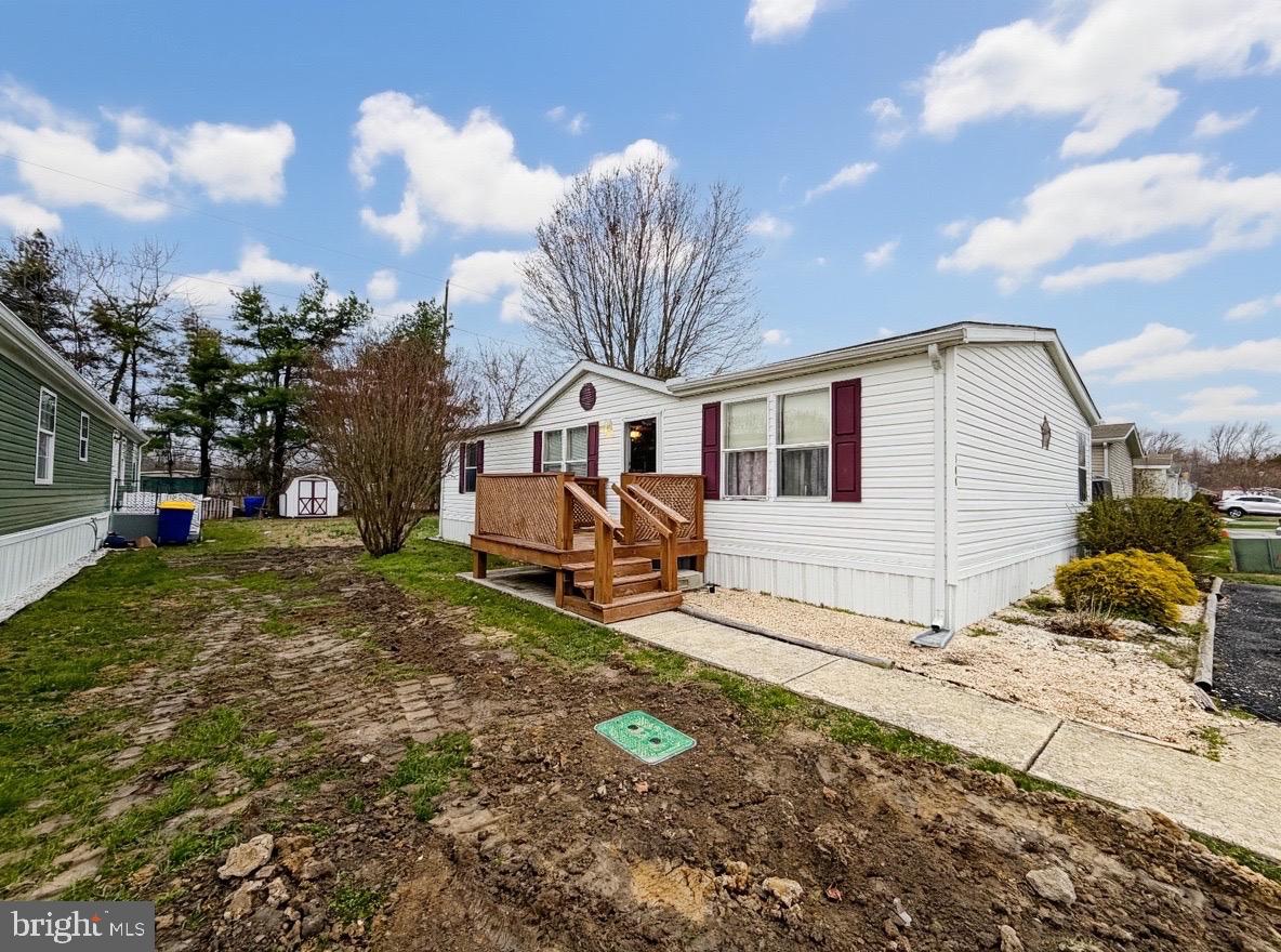 PINEWOOD ACRE - Residential