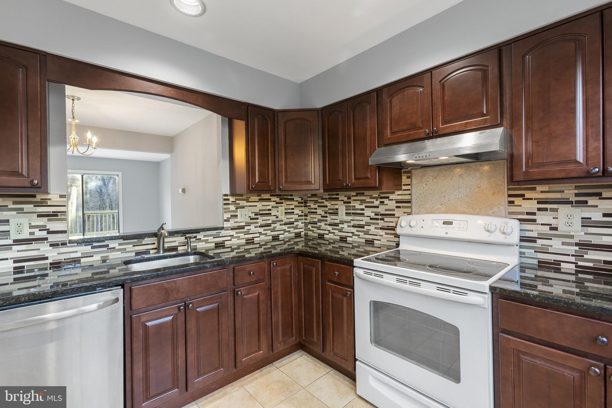 QUINCE ORCHARD ESTATES - Residential