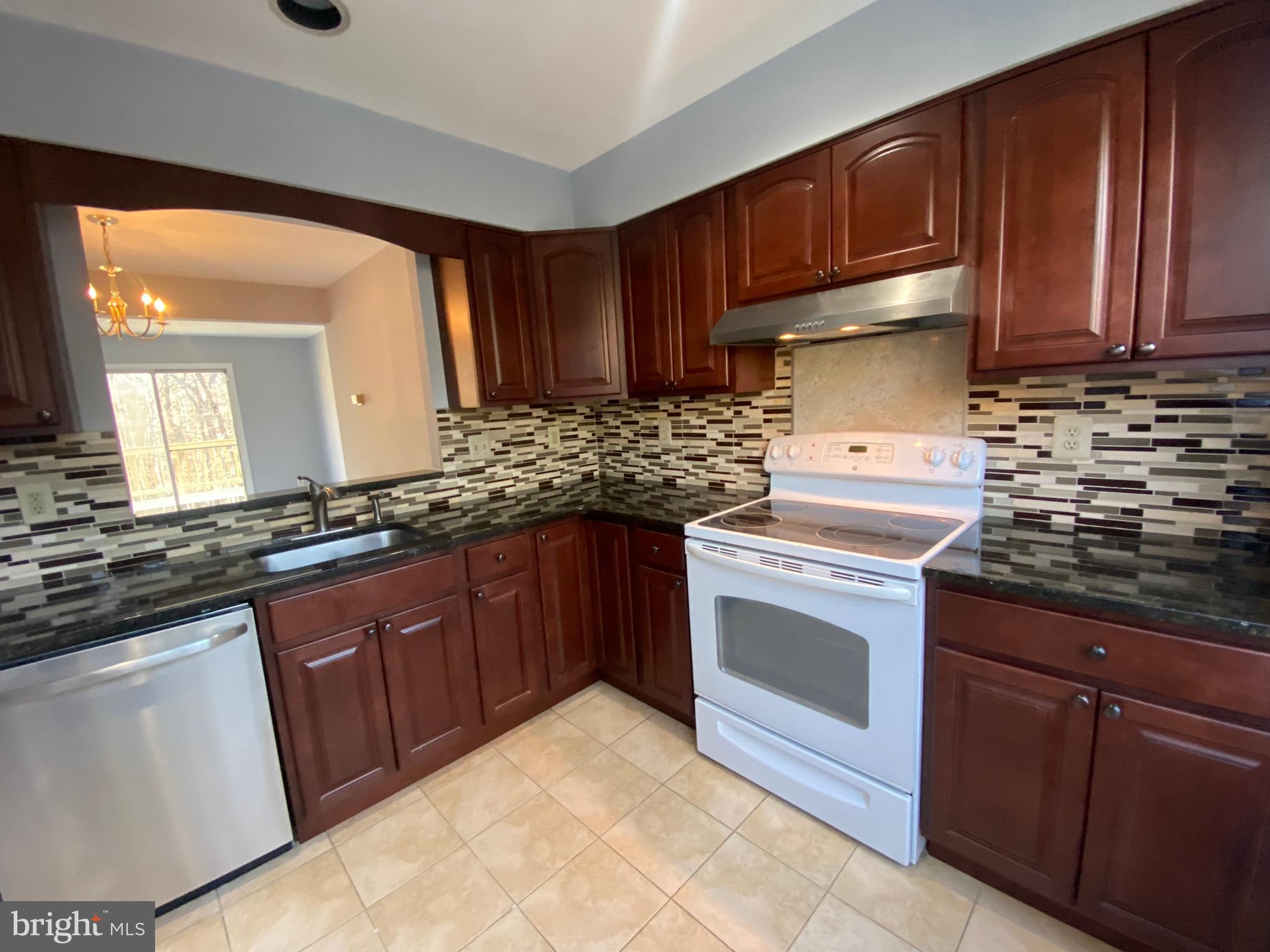 QUINCE ORCHARD ESTATES - Residential